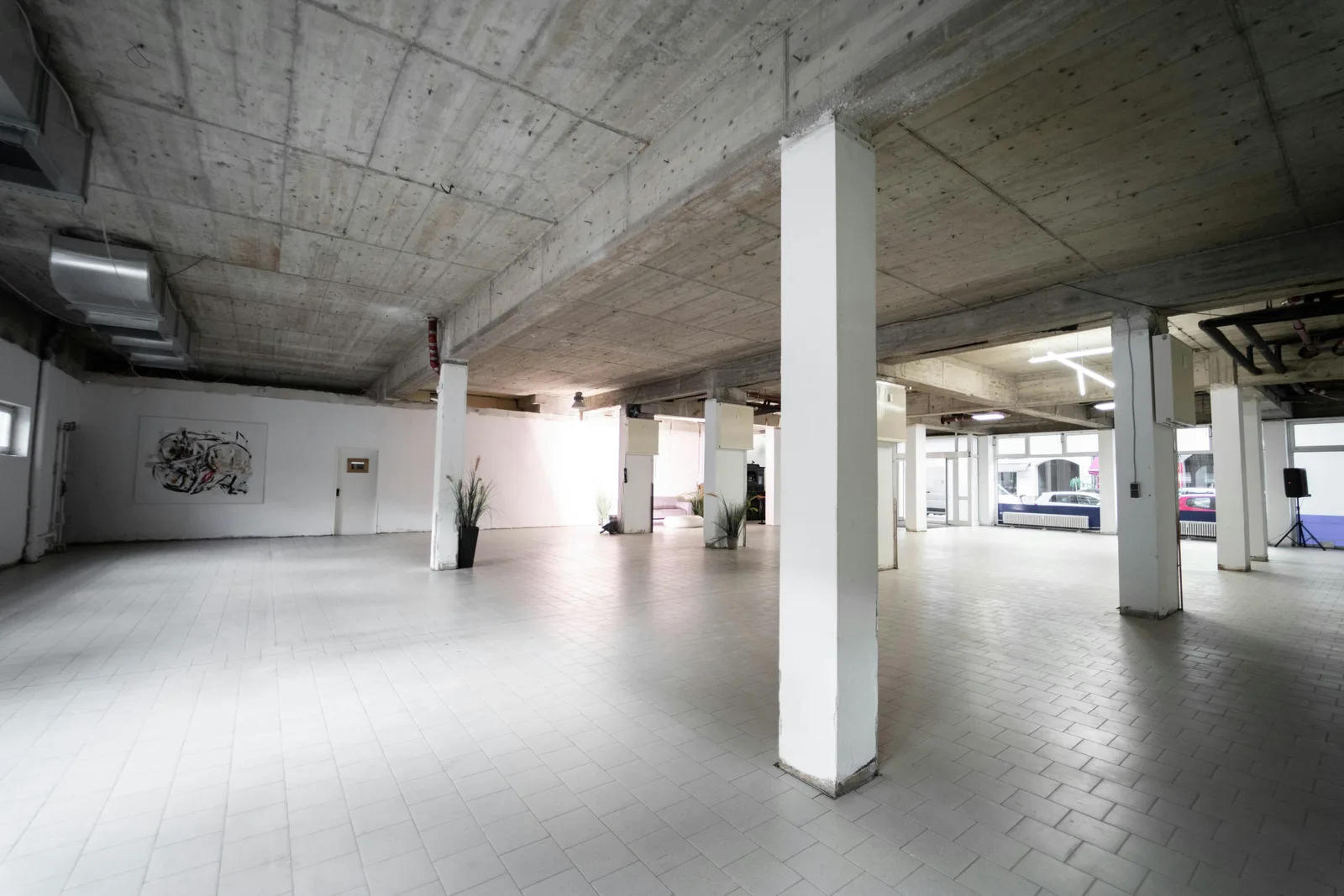 Spacious 480 sqm Showroom and Event Space in Berlin