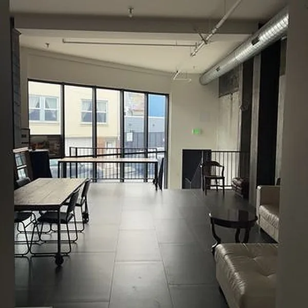 Spacious 6,000 Sq. Ft. Cafe and Gallery for Events, 557 sqm, product launch, pop-up rental in San Francisco, third interior…