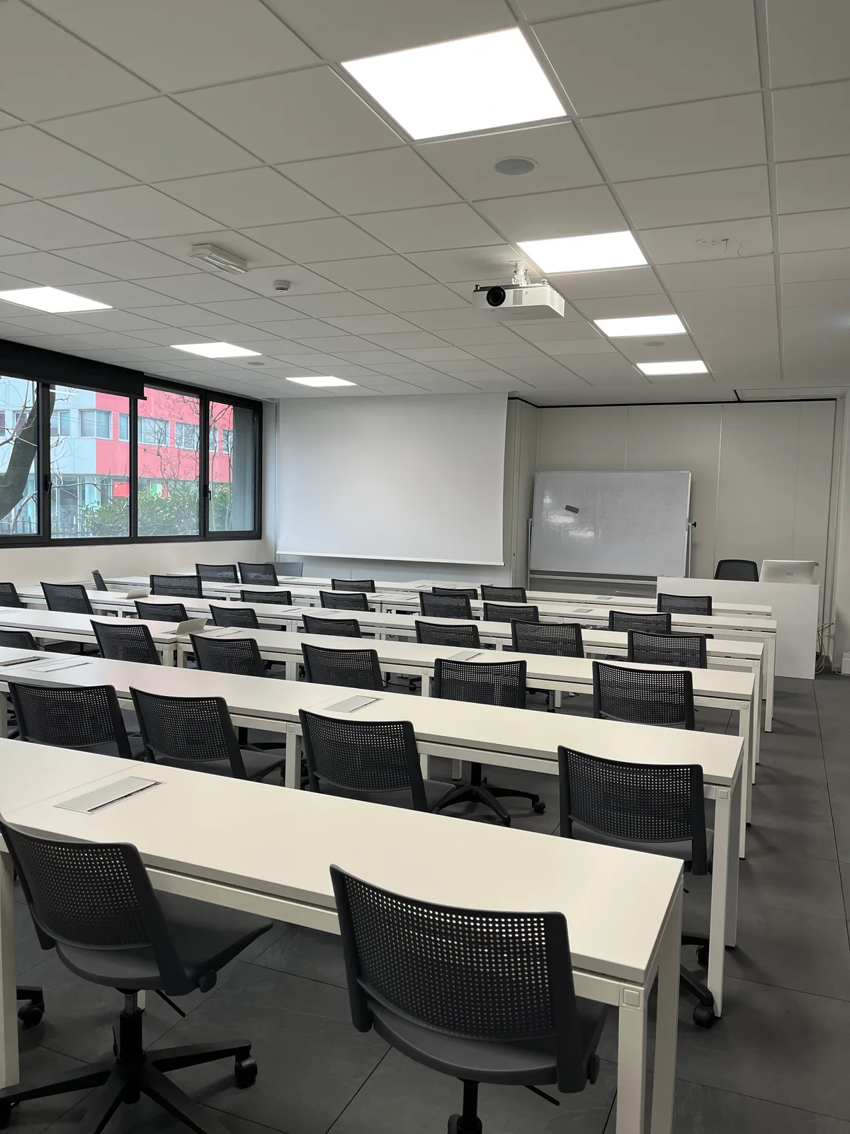 Spacious 70 m² Classroom for Rent, workshop, pop-up rental in Milano