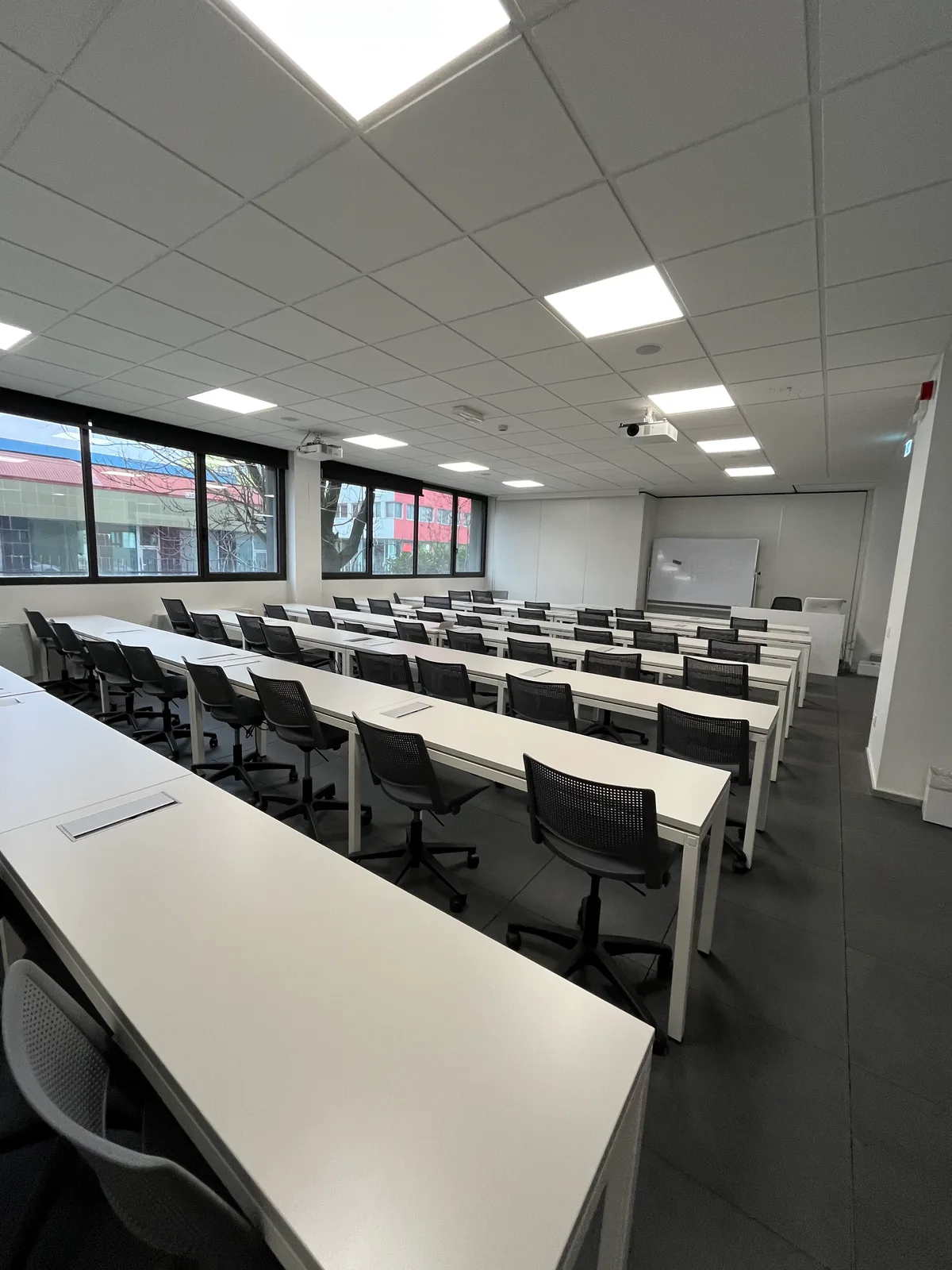 Spacious 70 m² Classroom for Rent, workshop, pop-up rental in Milano, third interior view