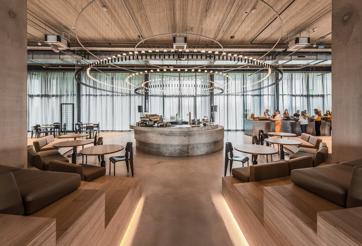 Spacious 800 m² Event Space in Amsterdam Houthavens, pop up store