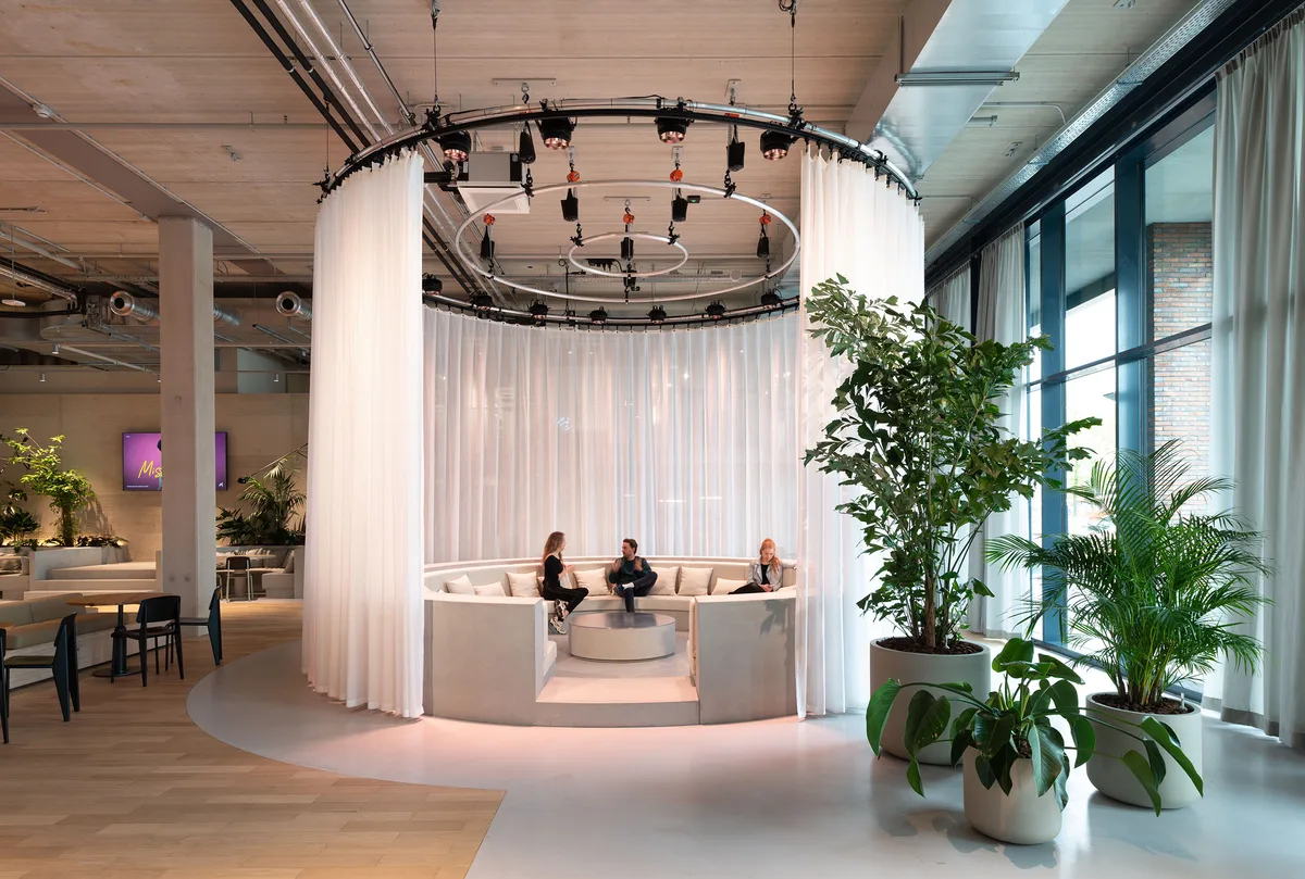 Spacious 800 m² Event Space in Amsterdam Houthavens, pop up store, interior view