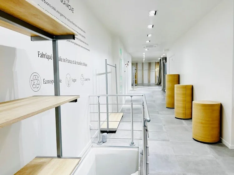 Spacious 90 sqm Showroom on Rue des Gravilliers, Paris — 4