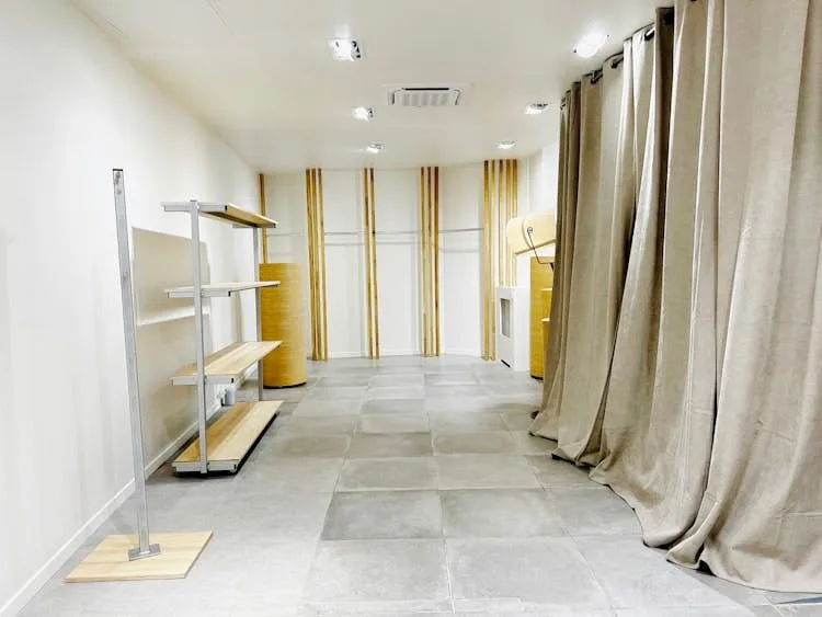 Spacious 90 sqm Showroom on Rue des Gravilliers, Paris — 5