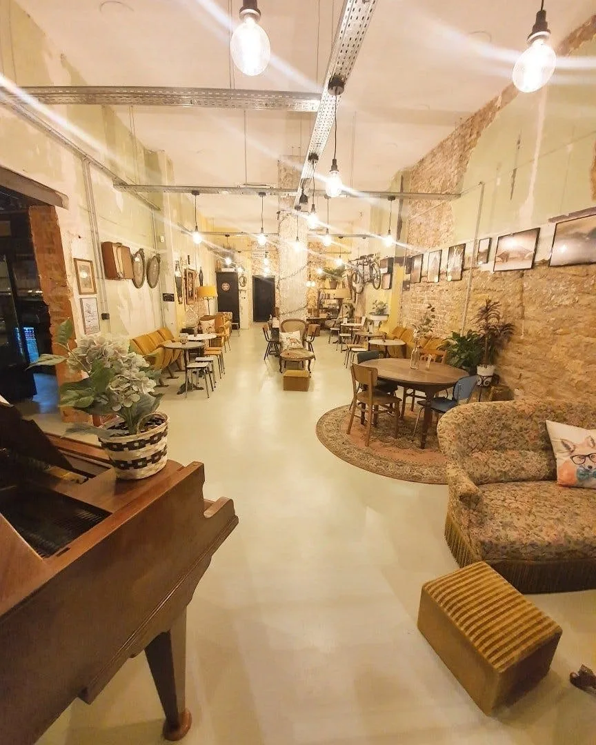 Spacious Atypical Cafe and Event Space in Metz