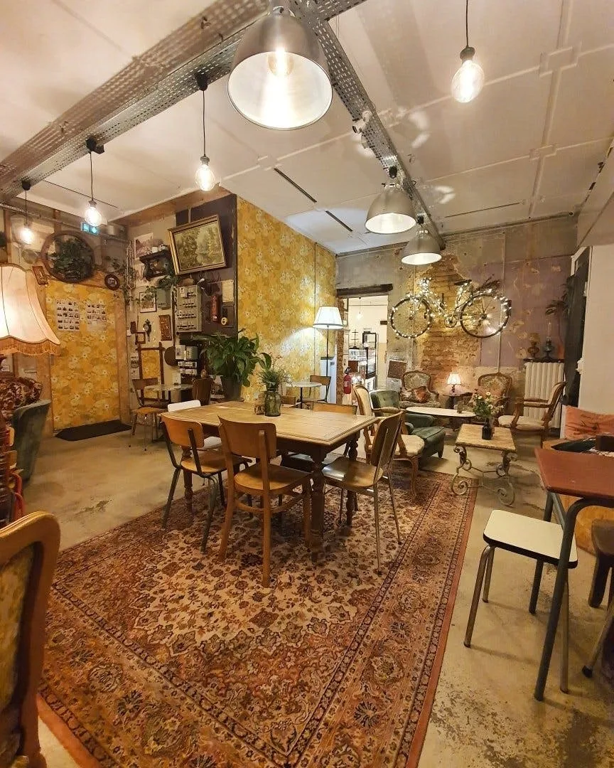 Spacious Atypical Cafe and Event Space in Metz — 4