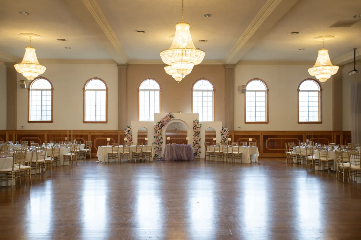 Spacious Banquet Hall for Events with Stage, 650 sqm, corporate event, pop-up rental in San Gabriel, interior view