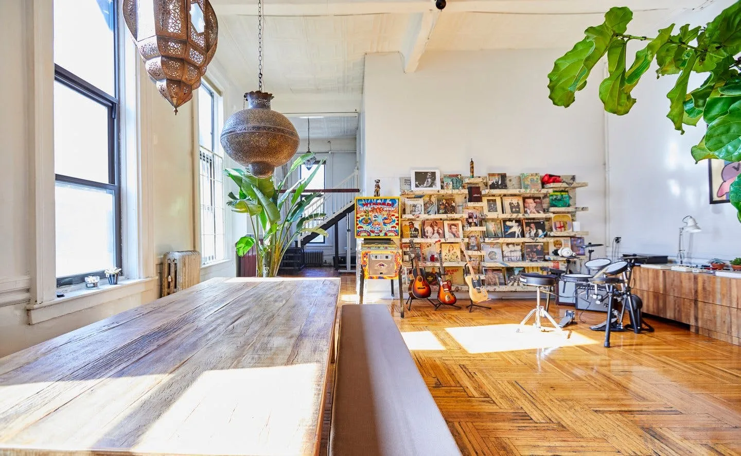 Spacious Chelsea Art Loft in New York — 3