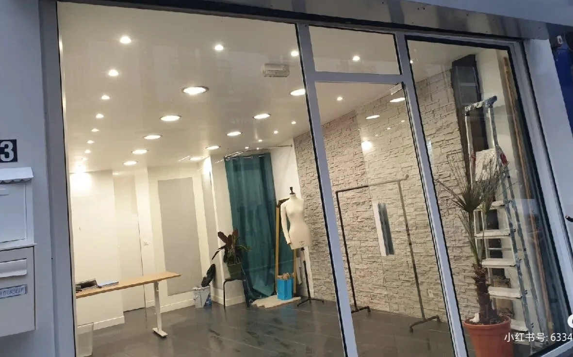 Spacious Commercial Boutique in Paris 2nd Arrondissement — 3