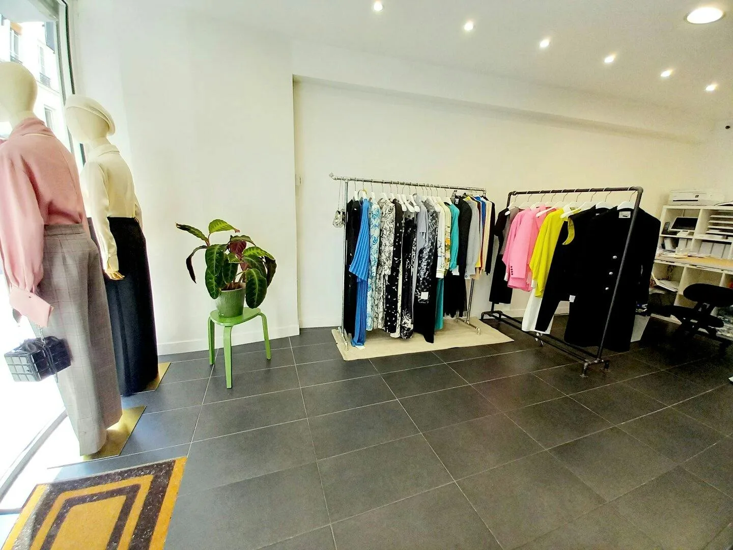 Spacious Commercial Boutique in Paris 2nd Arrondissement — 5