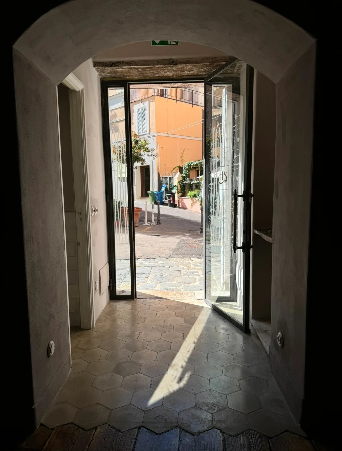 Spacious Commercial Space in Historical Center, 80 sqm, pop up store in Gaeta