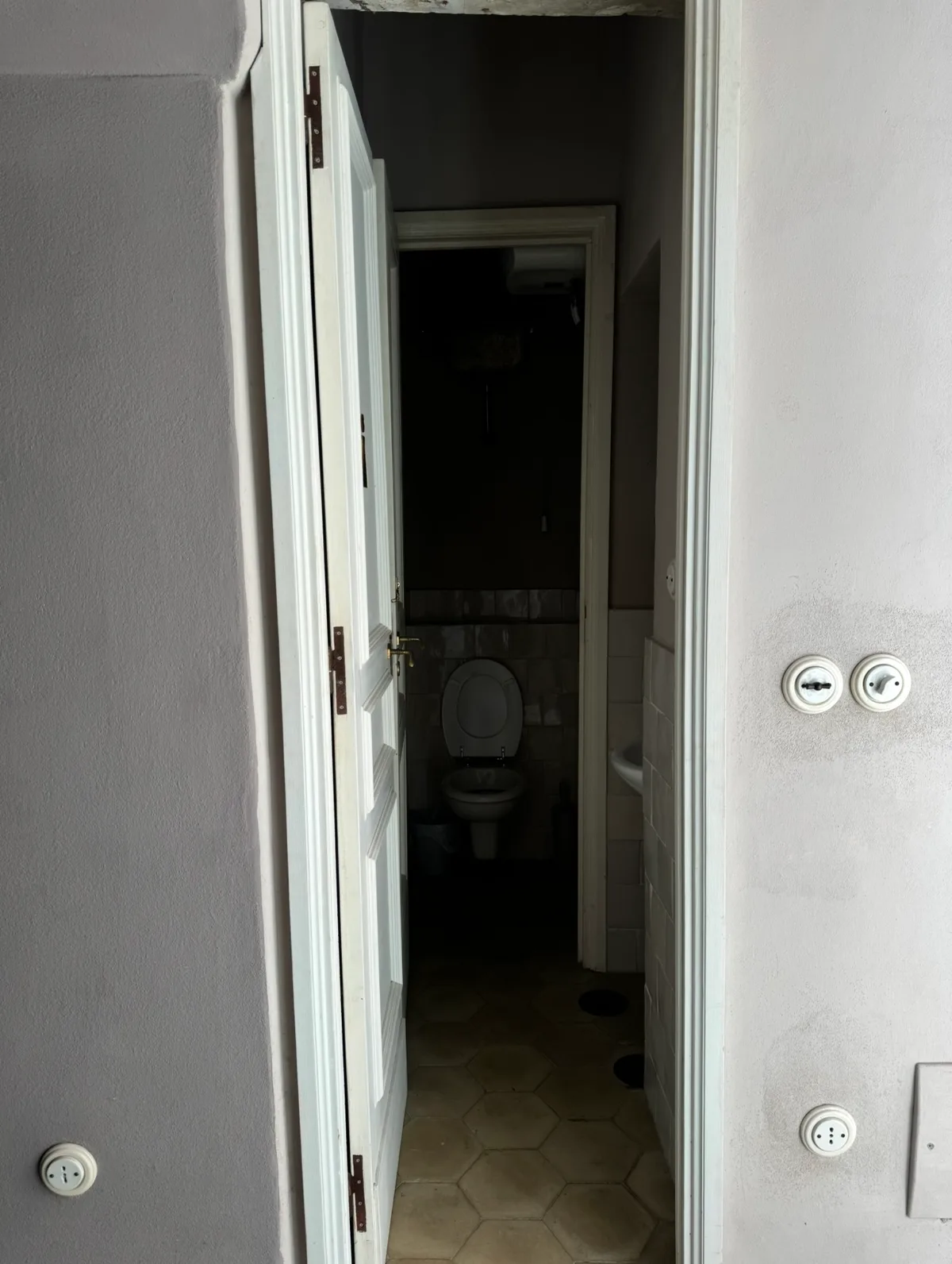 Spacious Commercial Space in Historical Center, 80 sqm, pop up store in Gaeta, additional interior view
