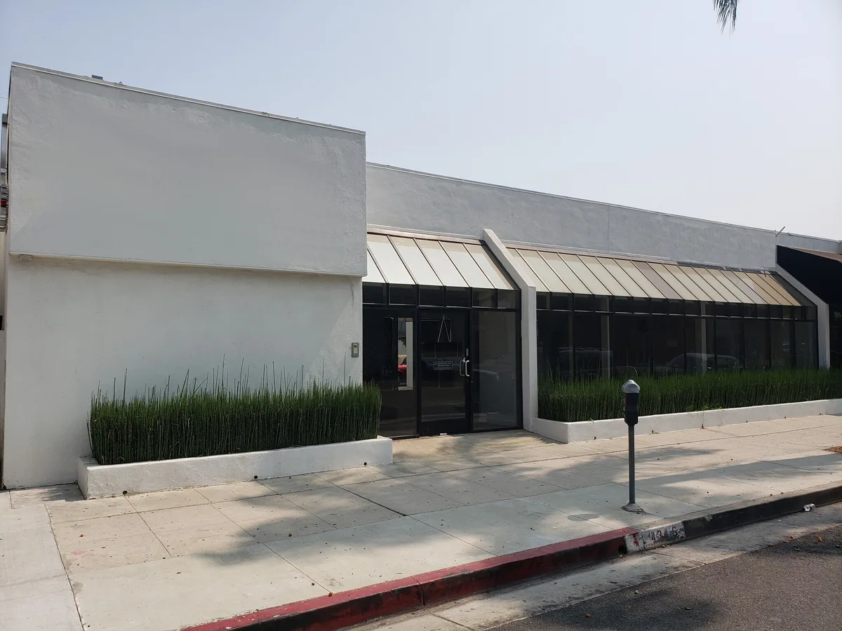 Spacious Commercial Space with Large Window Façade, 186 sqm, pop up store in Los Angeles, second interior view