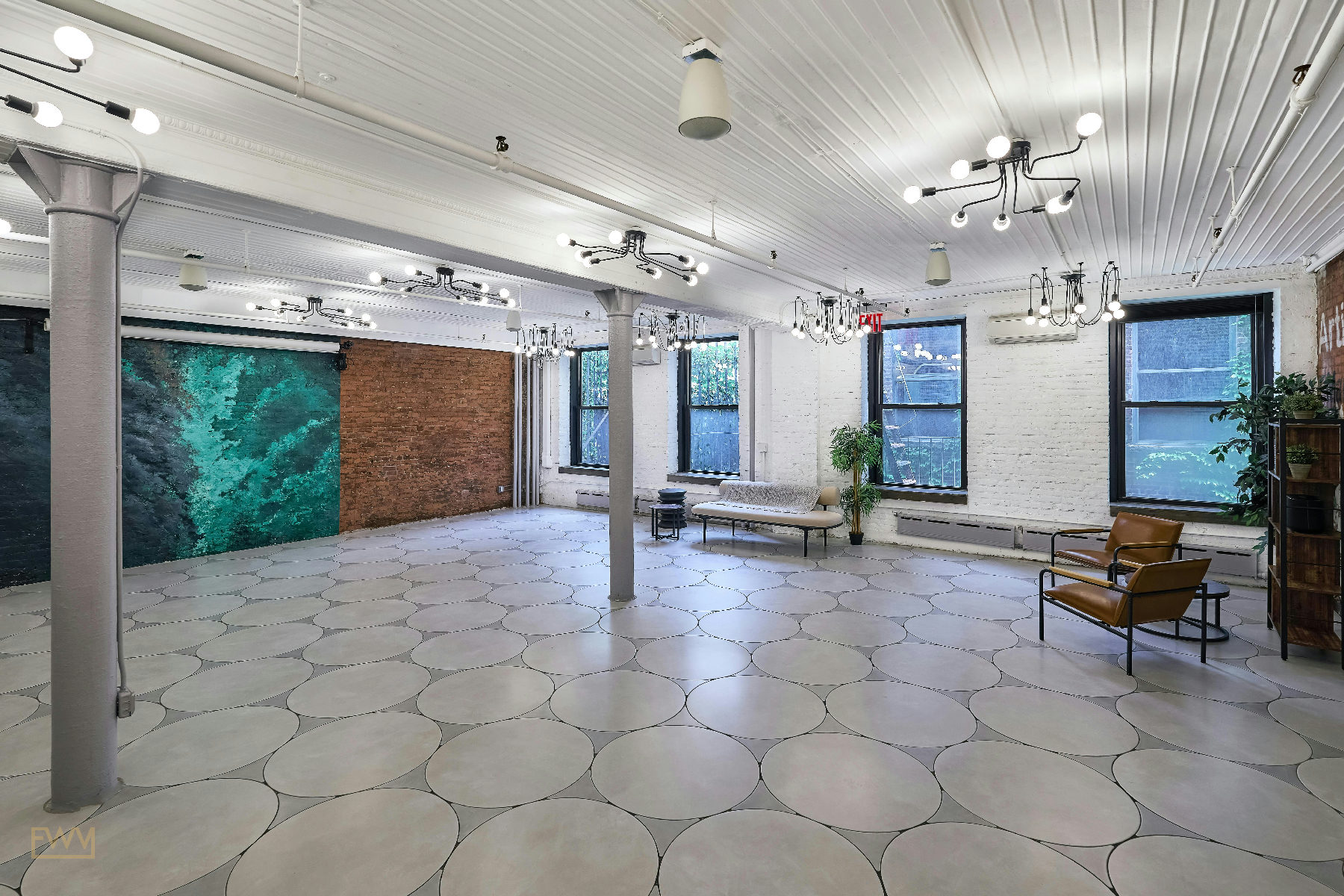 Spacious Daylight Studio and Event Venue on Orchard Street, showroom presentation, pop-up rental in New York