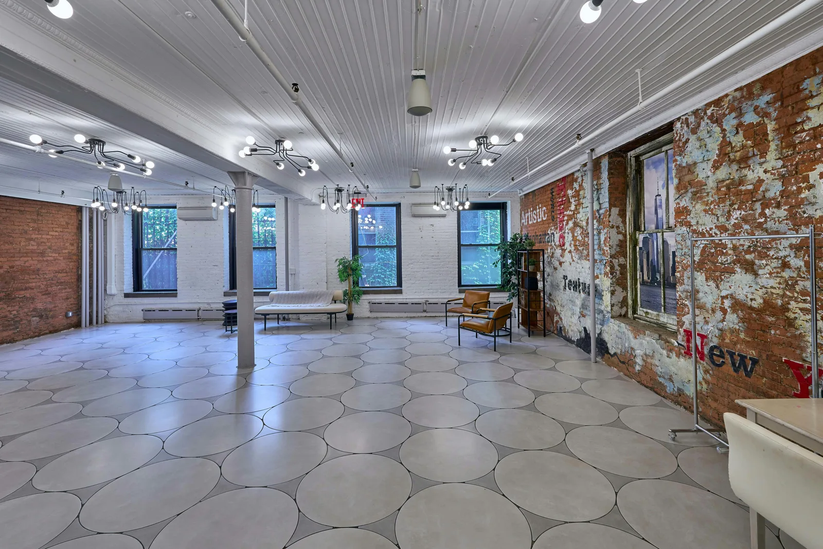 Spacious Daylight Studio and Event Venue on Orchard Street — 3