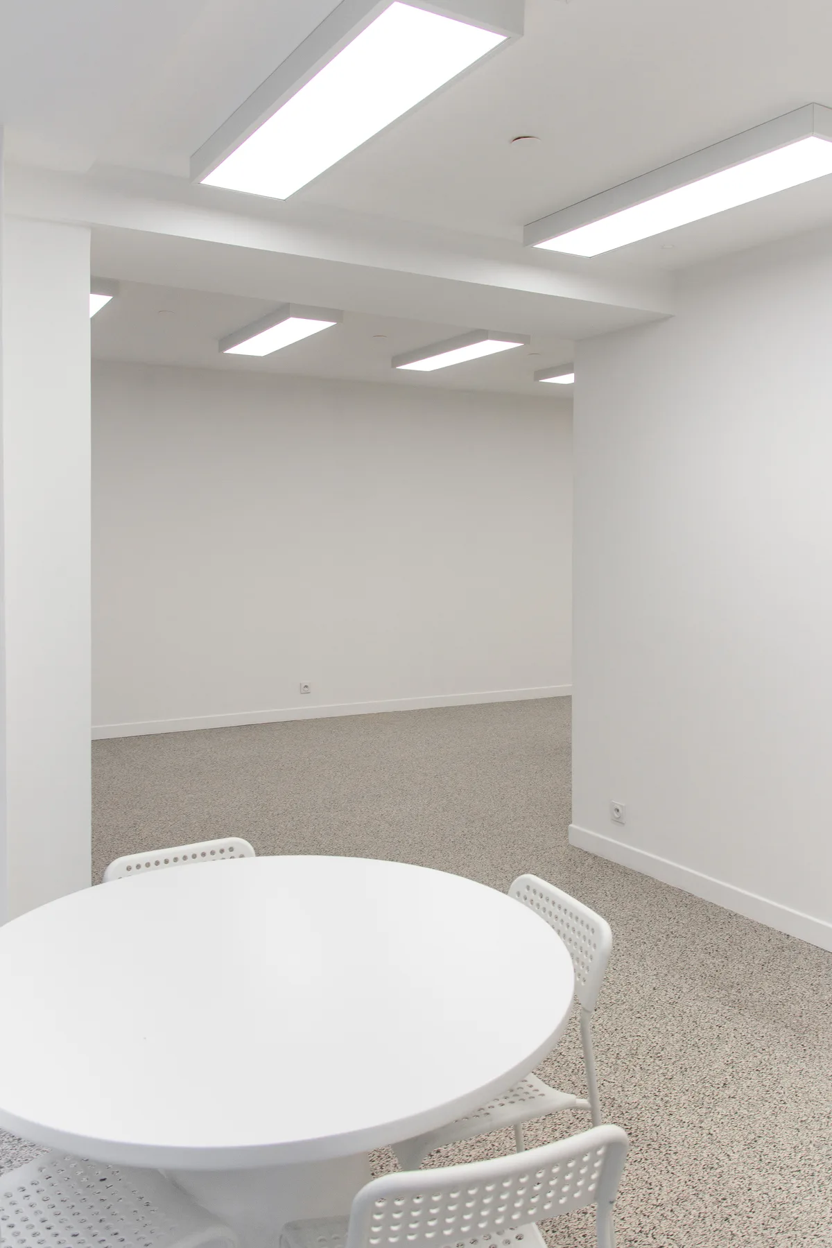 Spacious Event Space in Haut-Marais, 65 sqm, showroom presentation, pop-up rental in Paris, additional interior view