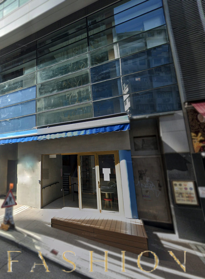 Spacious F&B/Retail Unit Available in Central Soho, pop up store in Hong Kong, second interior view