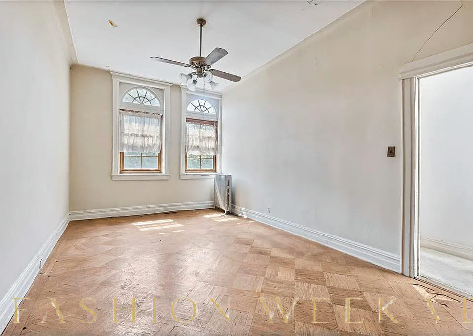 Spacious Family Home with Ample Living Space, 418 sqm, art exhibition, pop-up rental in Toledo, third interior view