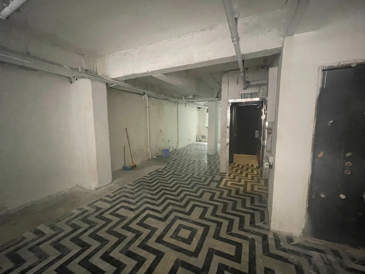 Spacious First-Floor Unit on Prominent Central Street, 279 sqm, retail activation, pop-up rental in Hong Kong, interior view
