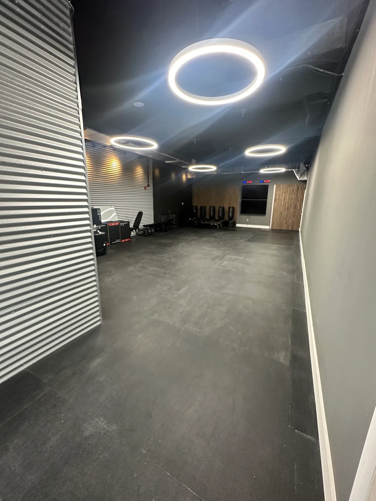 Spacious Fitness Studio in Miami, 85 sqm, showroom presentation, pop-up rental, second interior view