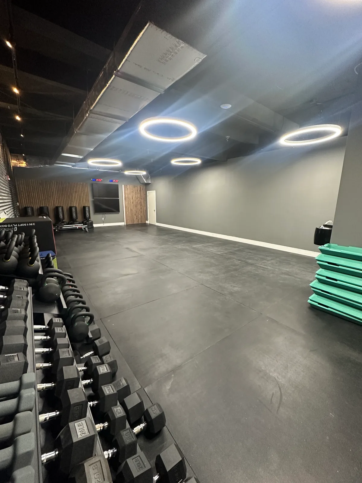 Spacious Fitness Studio in Miami, 85 sqm, showroom presentation, pop-up rental, additional interior view