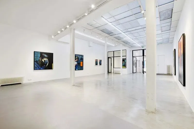 Spacious Ground Floor Showroom in Le Marais, Paris — 2