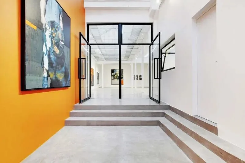 Spacious Ground Floor Showroom in Le Marais, Paris — 5