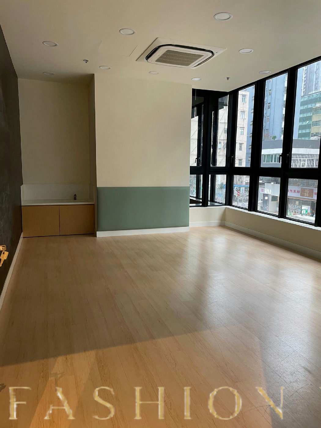 Spacious Ground Floor Unit for Rent in High-End Building, 300 sqm, retail activation, pop-up rental in Hong Kong, interior v…