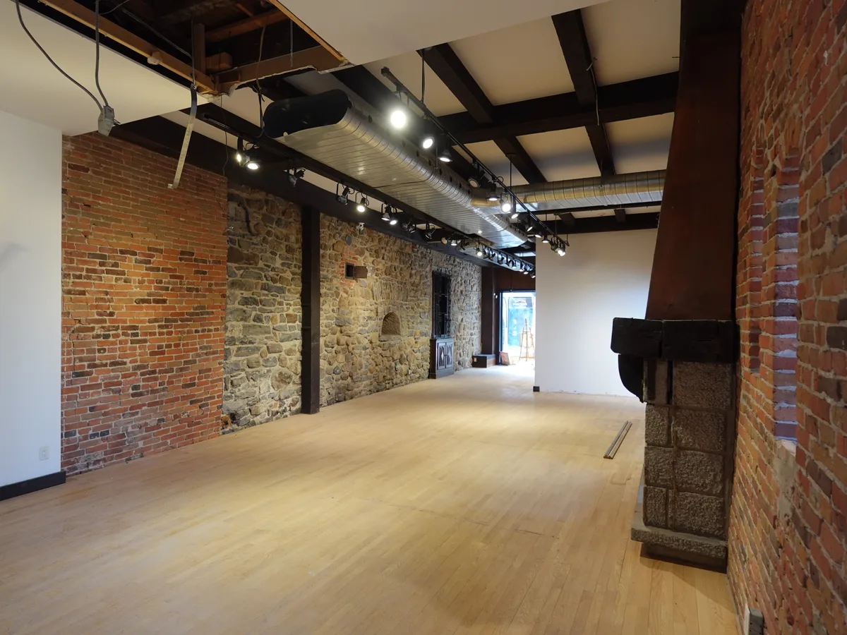 Spacious Heritage Space on Place Jacques Cartier, 280 sqm, pop up store in Montreal, third interior view