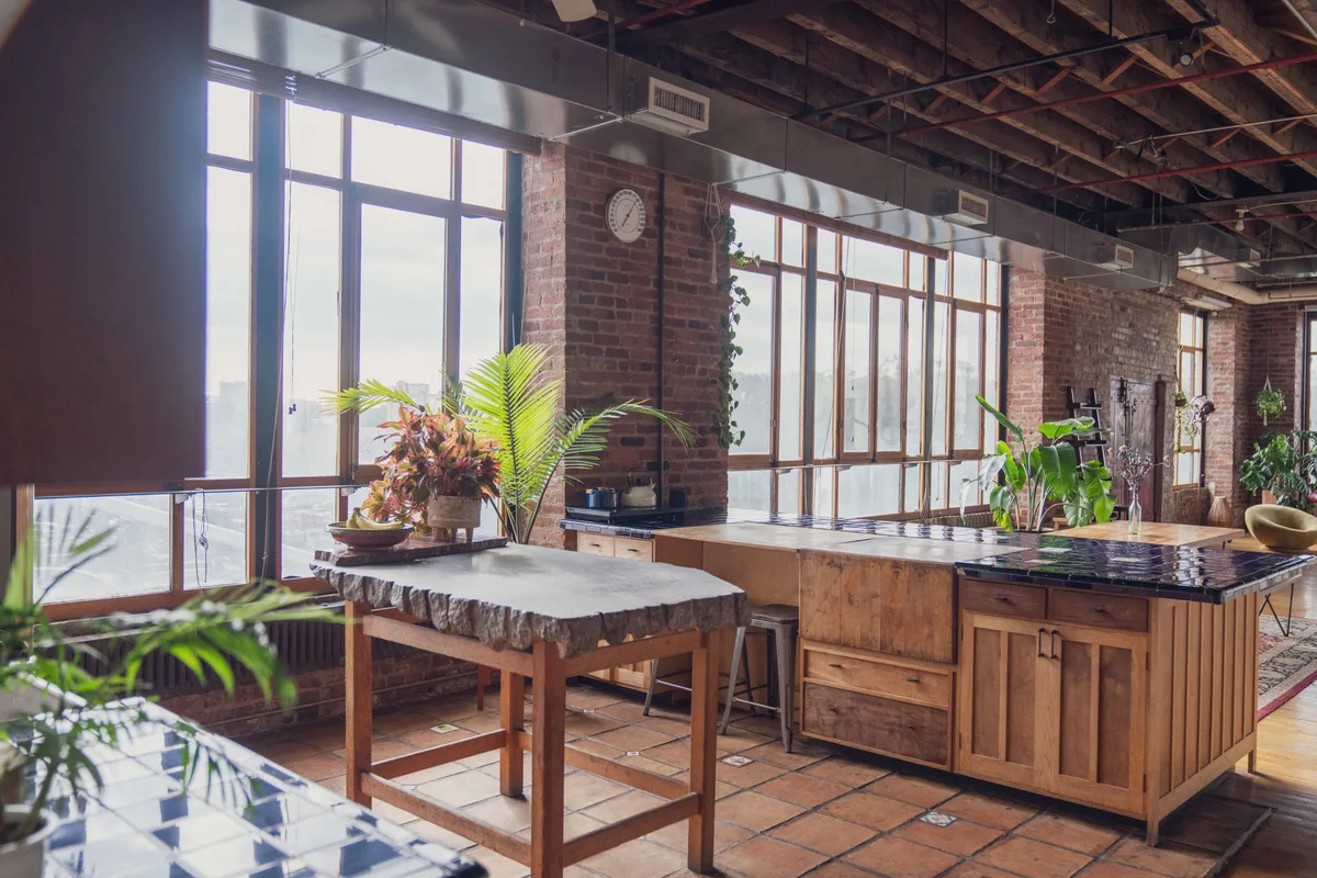 Spacious Industrial Loft Photo Studio with Full Kitchen, 158 sqm, photo shoot, pop-up rental in Brooklyn, third interior view