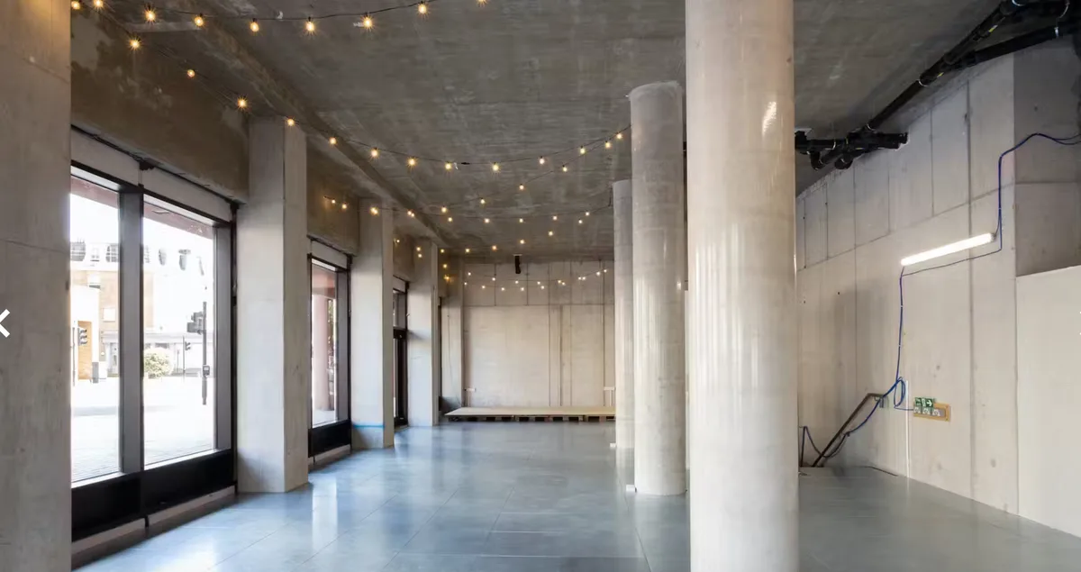 Spacious Industrial Venue with Courtyard on Kingsland Road, 260 sqm, pop up store in Greater London, second interior view