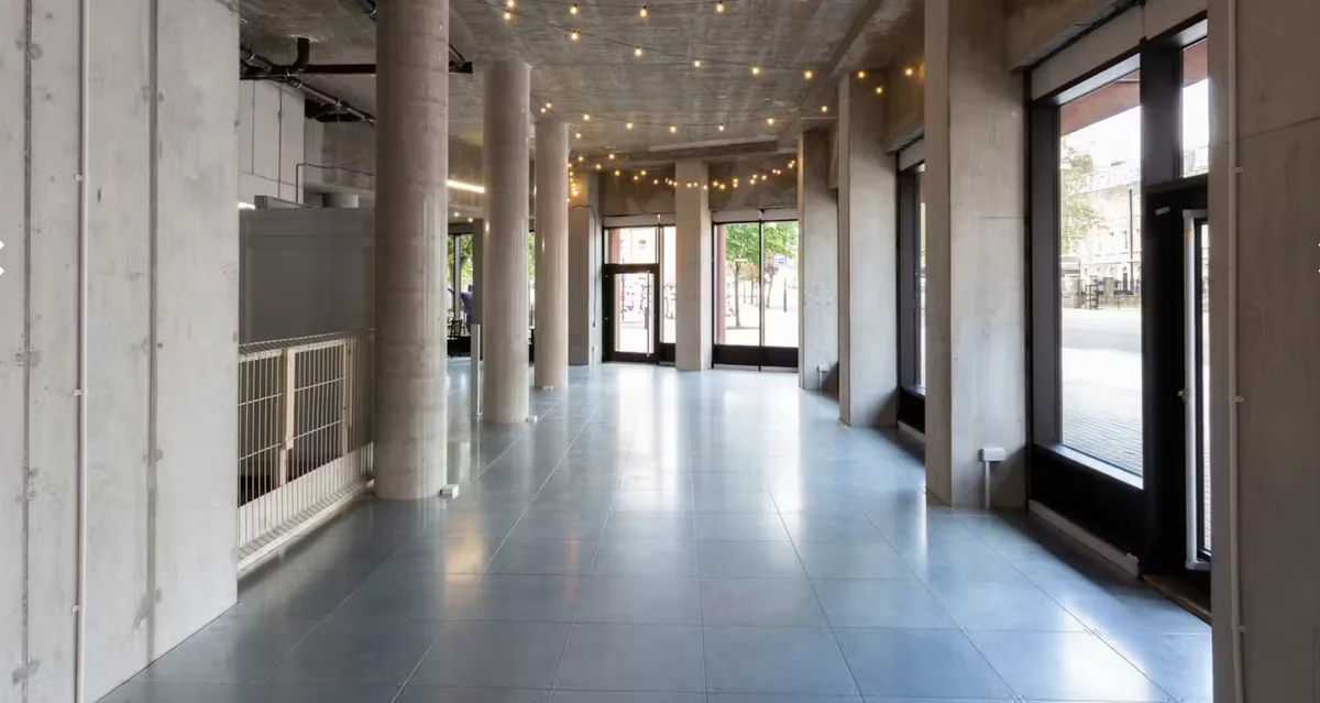 Spacious Industrial Venue with Courtyard on Kingsland Road, 260 sqm, pop up store in Greater London, third interior view
