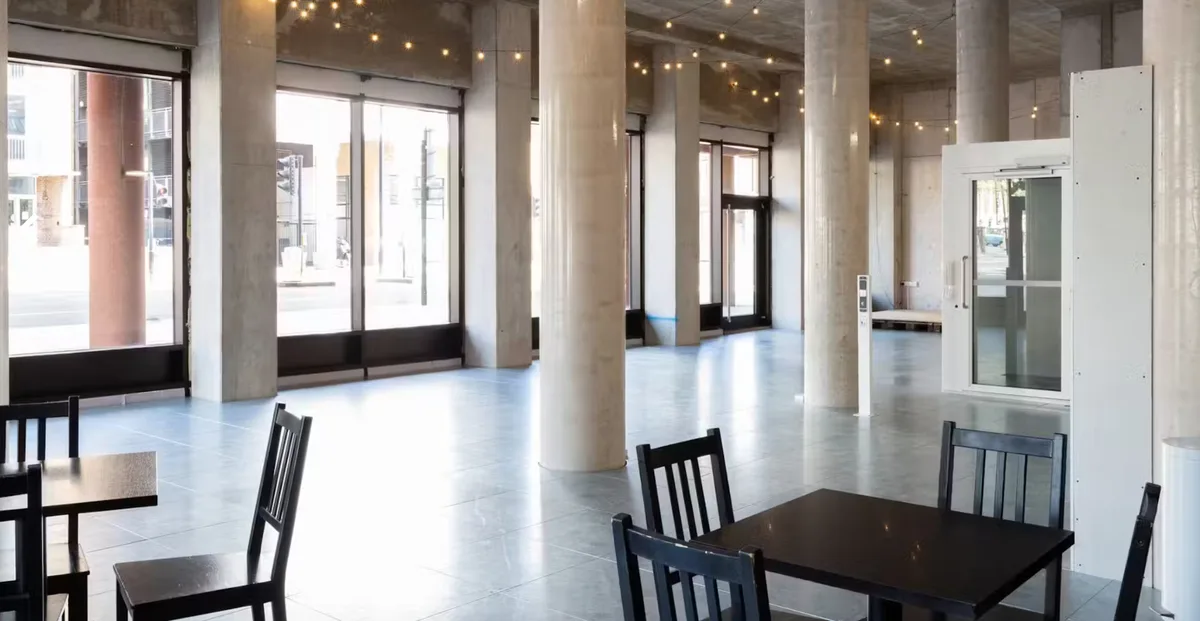 Spacious Industrial Venue with Courtyard on Kingsland Road, 260 sqm, pop up store in Greater London, additional interior view