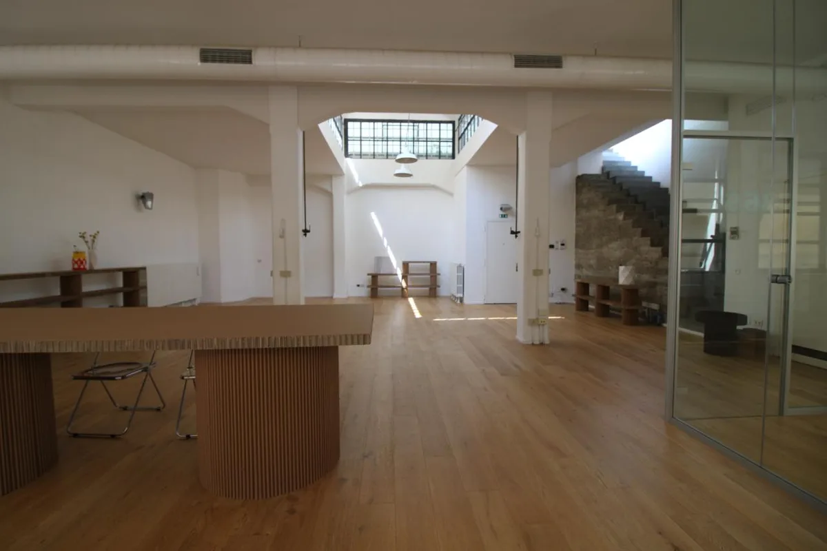 Spacious Loft with Large Terrace in Isola Neighborhood, 125 sqm, showroom presentation, pop-up rental in Milano, interior vi…