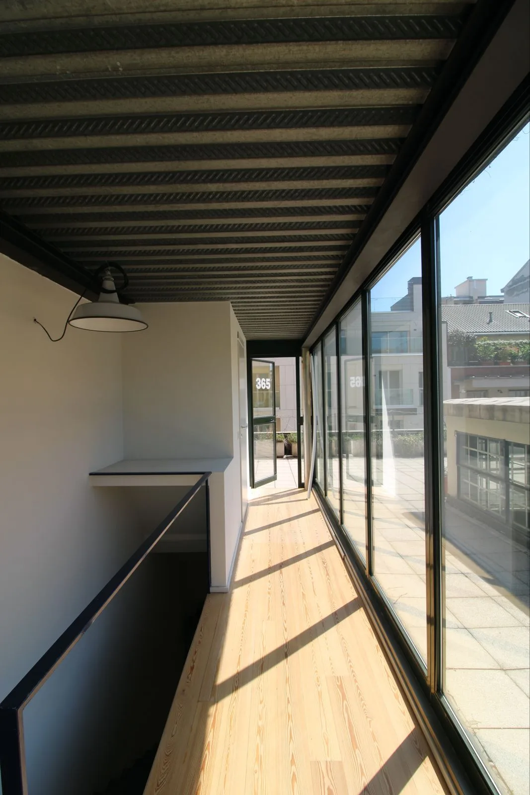 Spacious Loft with Large Terrace in Isola Neighborhood, 125 sqm, showroom presentation, pop-up rental in Milano, additional…
