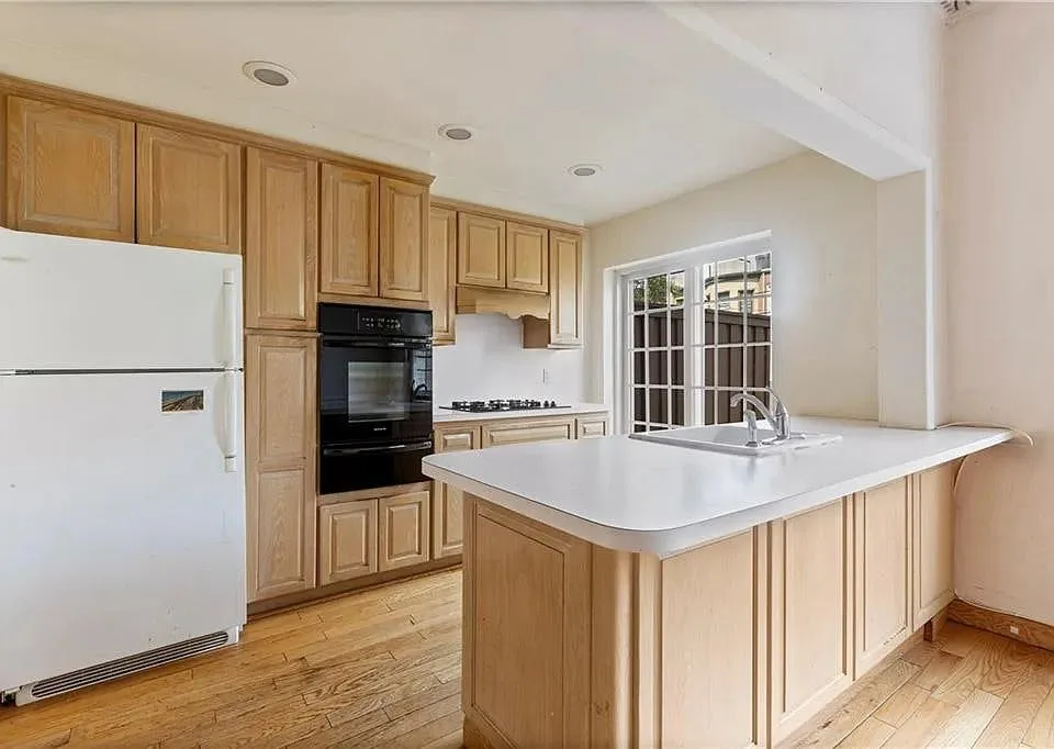 Spacious Multi-Level Property on West Bancroft Street, Toledo — 5