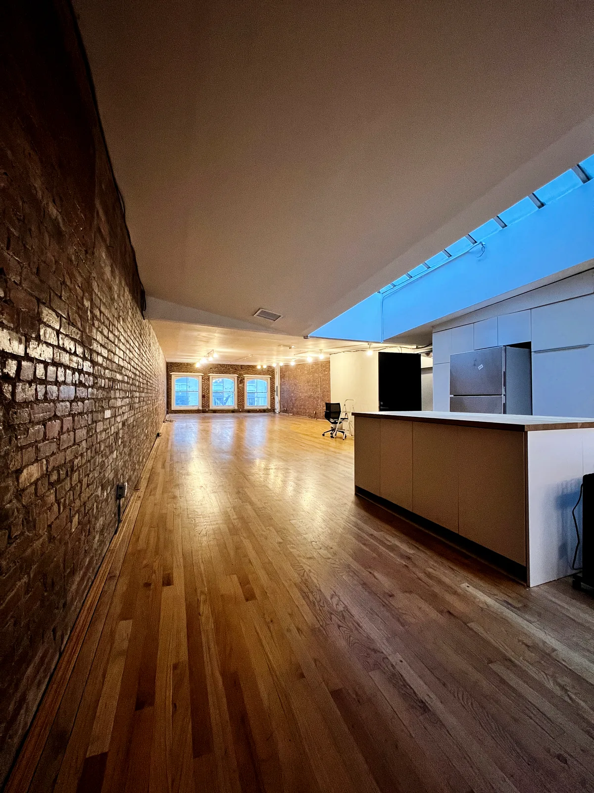Spacious New York Style Loft Event Space in Soho, 279 sqm, pop up store