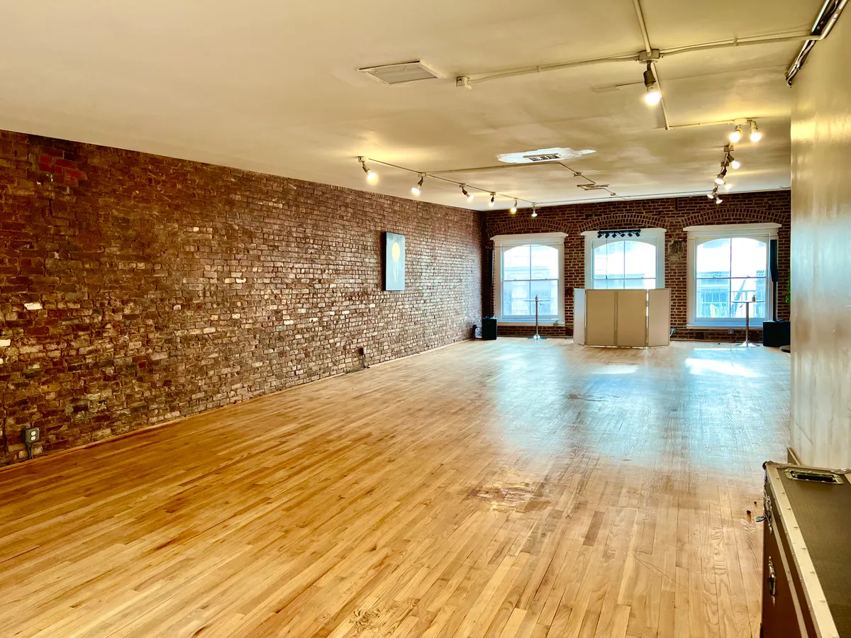 Spacious New York Style Loft Event Space in Soho, 279 sqm, pop up store, interior view