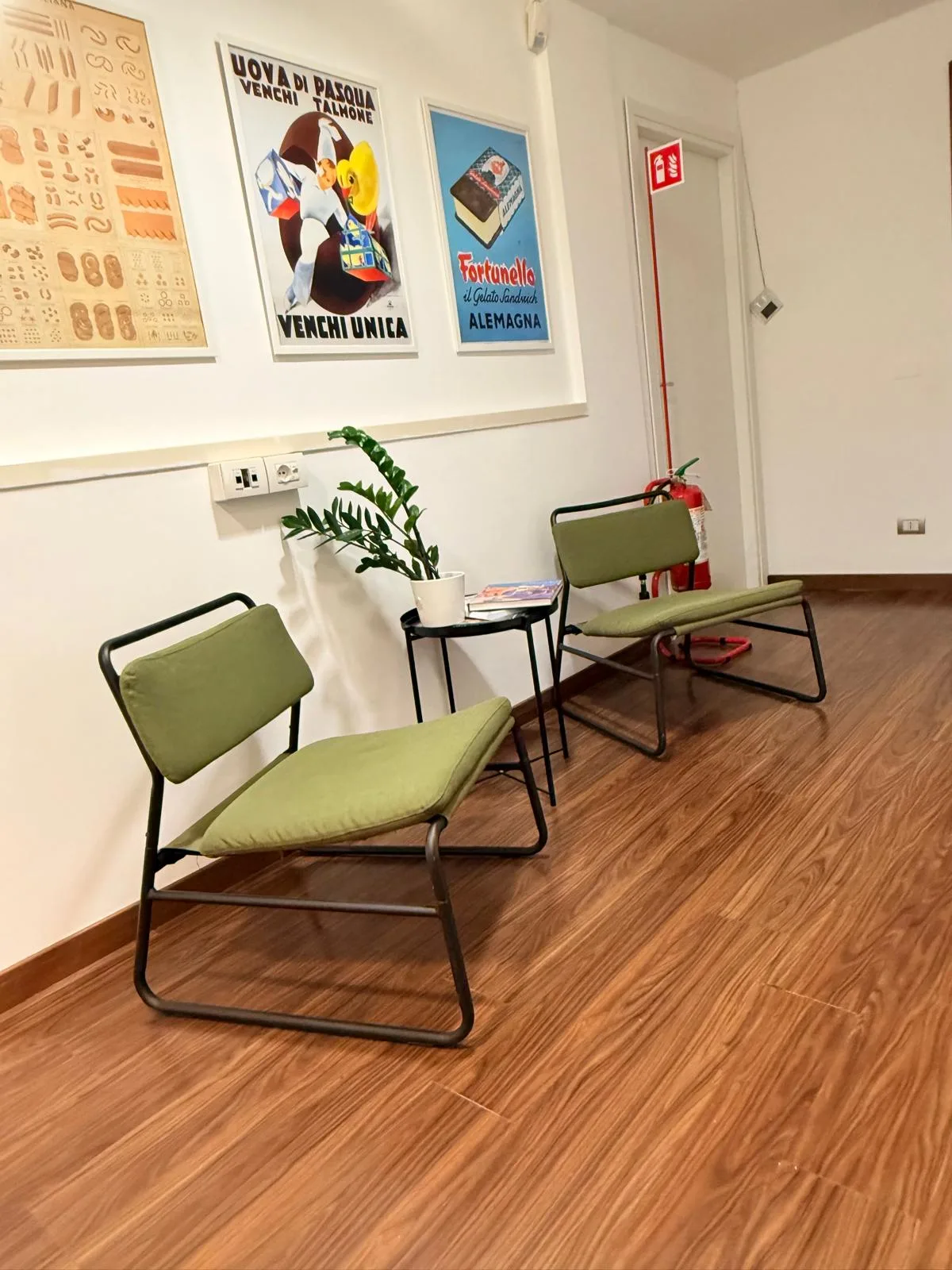 Spacious Office Space for Rent in Trastevere, 250 sqm, workshop, pop-up rental in Roma, third interior view