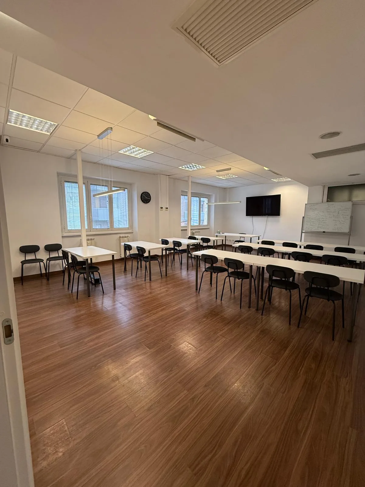 Spacious Office Space for Rent in Trastevere, 250 sqm, workshop, pop-up rental in Roma, additional interior view