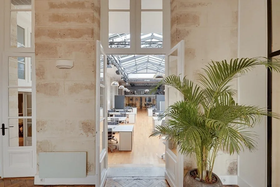 Spacious Office Space on Rue Charlot, Paris — 4