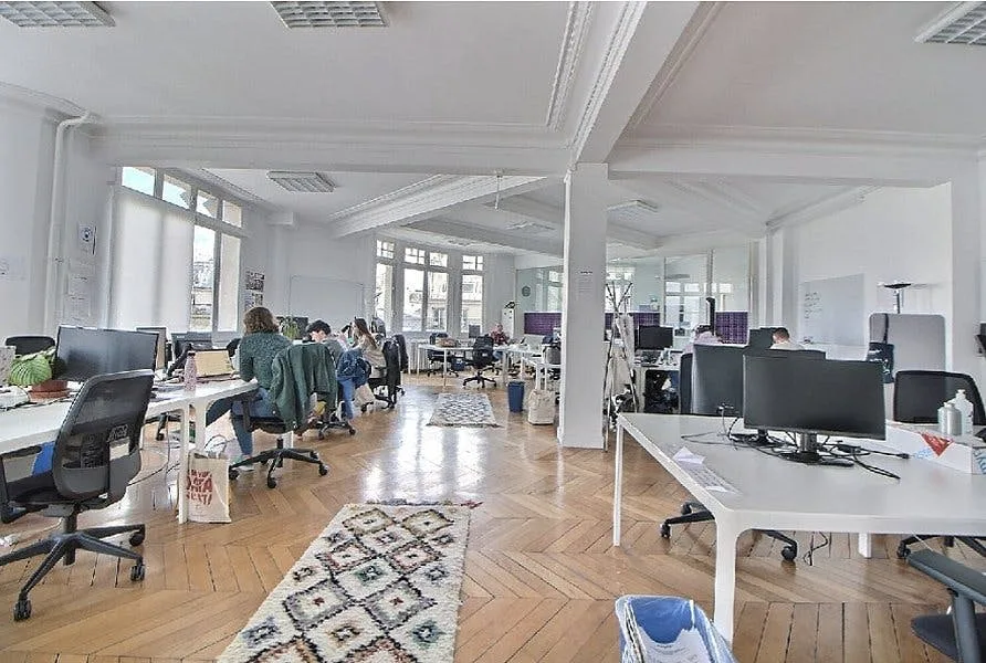 Spacious Office Space on Rue de Metz, Paris — 2
