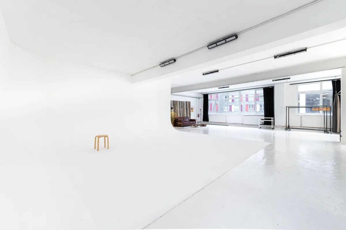 Spacious Open-Plan Studio with Infinity Cove, 140 sqm, photo shoot, pop-up rental in Greater London