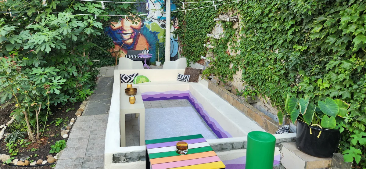 Spacious Outdoor Event Space with Natural Light, 112 sqm, seminar, pop-up rental in Queens