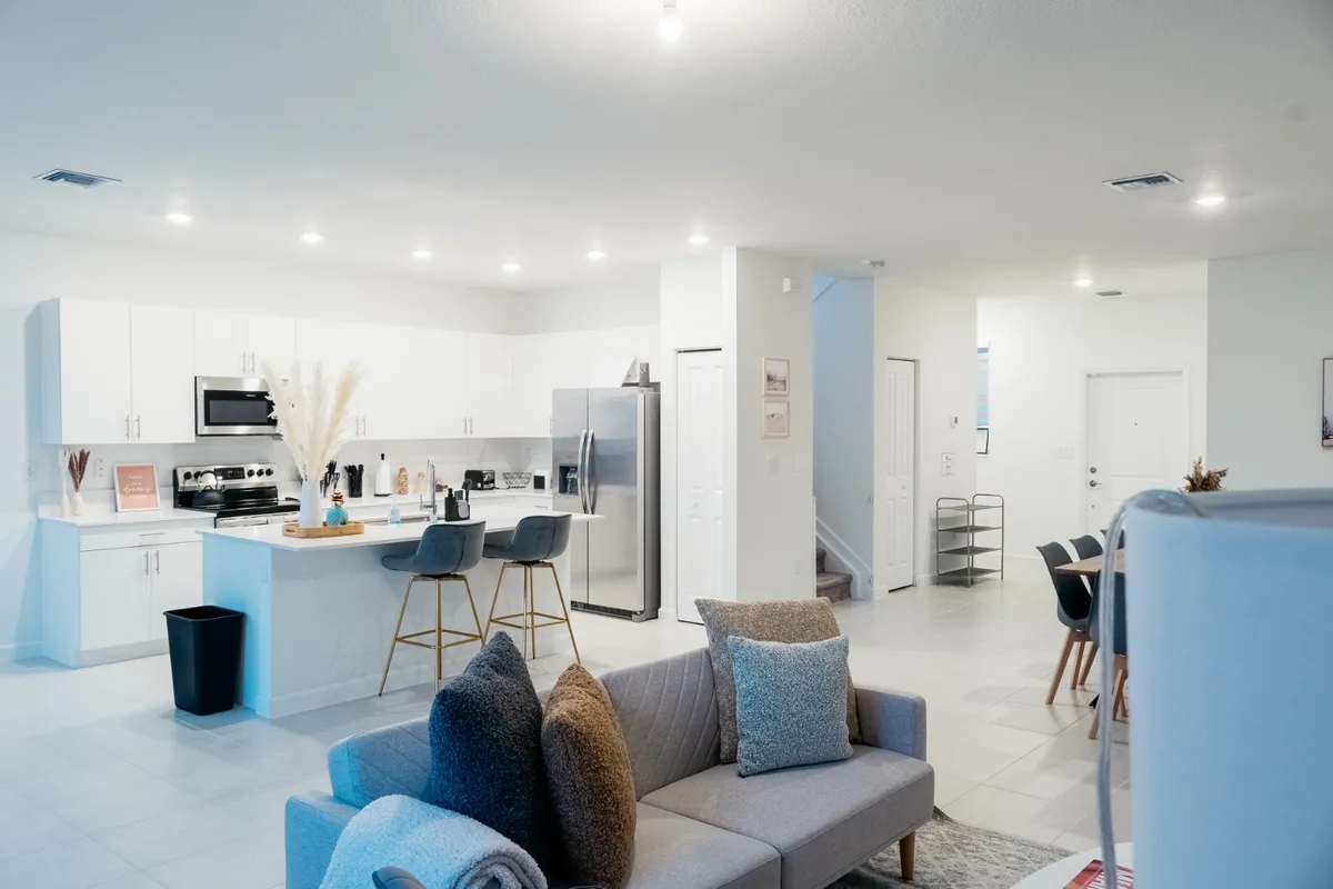 Spacious Private House for Filming, 269 sqm, photo shoot, pop-up rental in Quail Heights