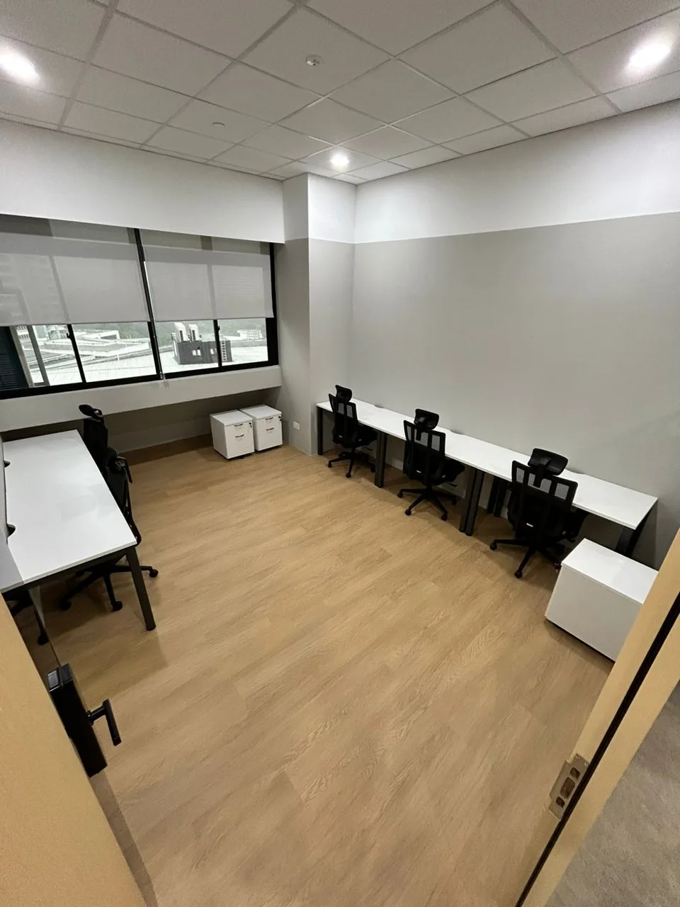 Spacious Private Office with Unblocked View, 240 sqm, pop-up rental in Singapore, interior view