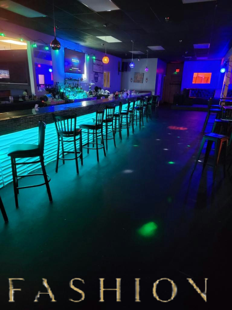 Spacious Restaurant Bar Lounge with Full Kitchen, 325 sqm, retail activation, pop-up rental in Lithonia, second interior view