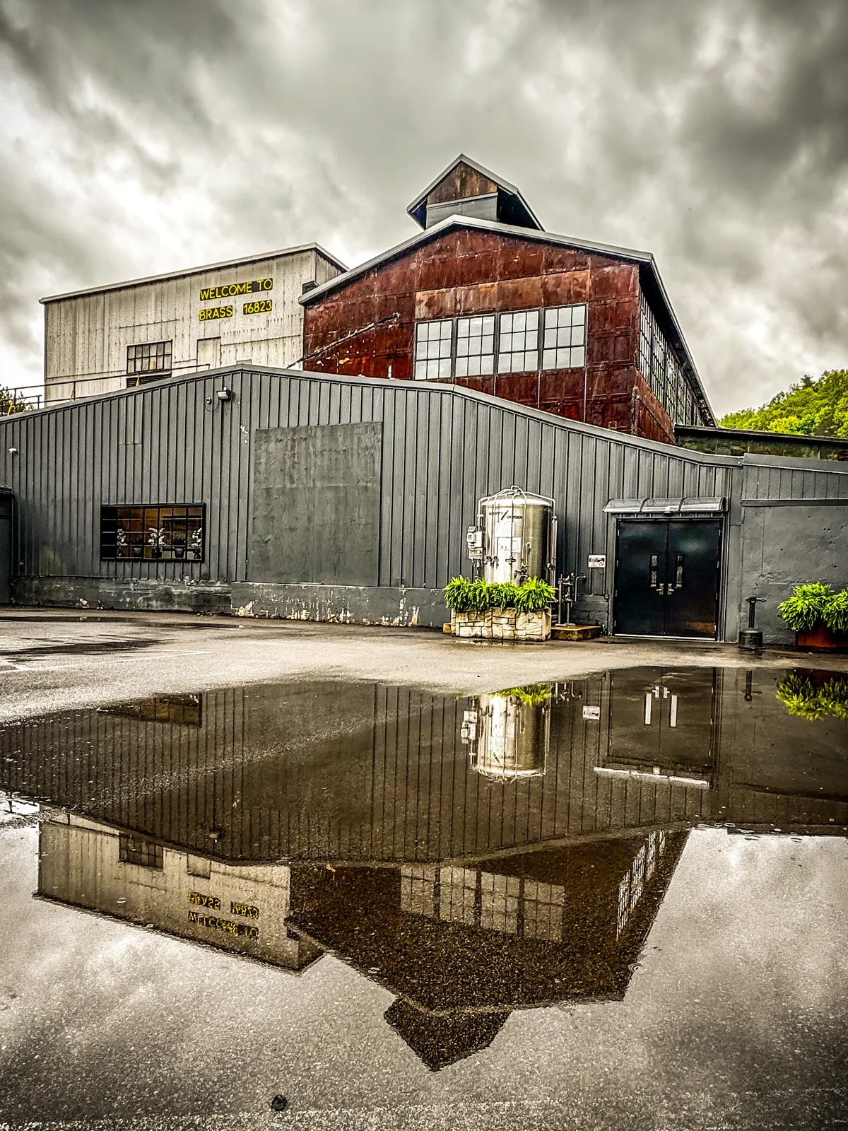 Spacious Restored Industrial Venue for Events, 1280 sqm, pop up store in Bellefonte