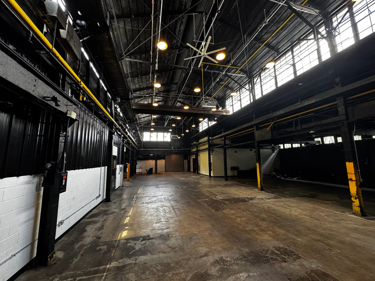 Spacious Restored Industrial Venue for Events, 1280 sqm, pop up store in Bellefonte, third interior view