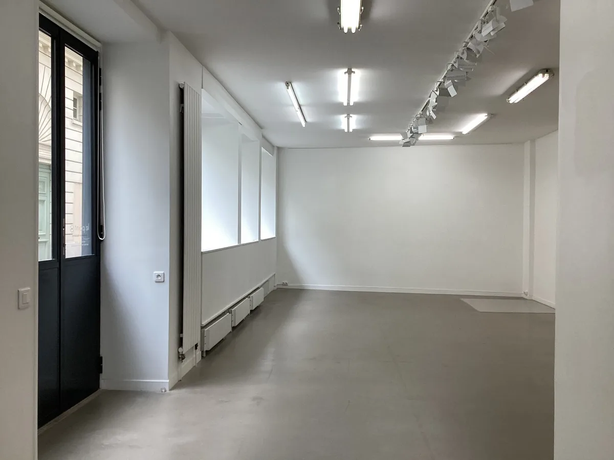 Spacious Retail Space Available in The Marais, 85 sqm, pop up store in Paris